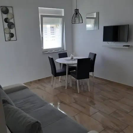 Sunset Apartment *